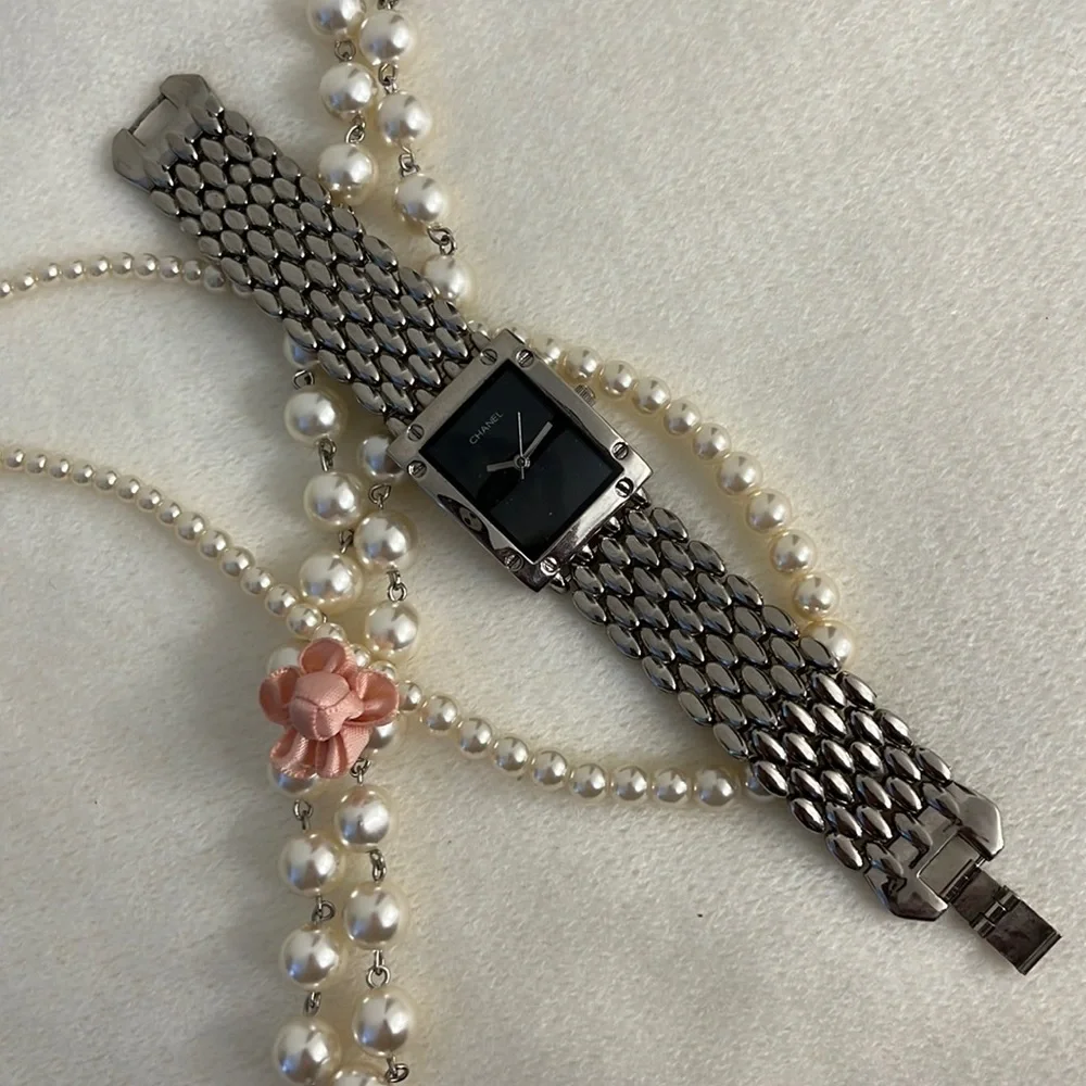CHANEL Authentic Wrist Watch